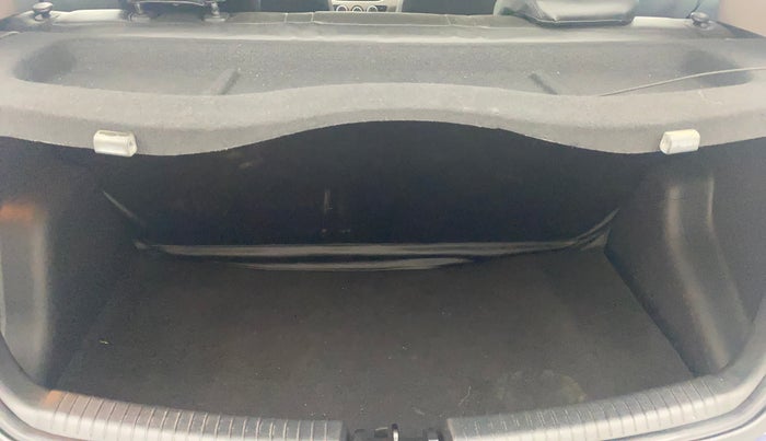 2016 Hyundai Grand i10 ASTA (O) AT 1.2 KAPPA VTVT, Petrol, Automatic, 28,318 km, Boot Inside