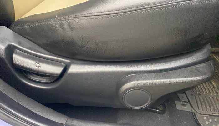 2016 Hyundai Grand i10 ASTA (O) AT 1.2 KAPPA VTVT, Petrol, Automatic, 28,318 km, Driver Side Adjustment Panel