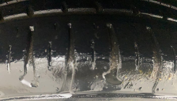 2016 Hyundai Grand i10 ASTA (O) AT 1.2 KAPPA VTVT, Petrol, Automatic, 28,318 km, Left Front Tyre Tread