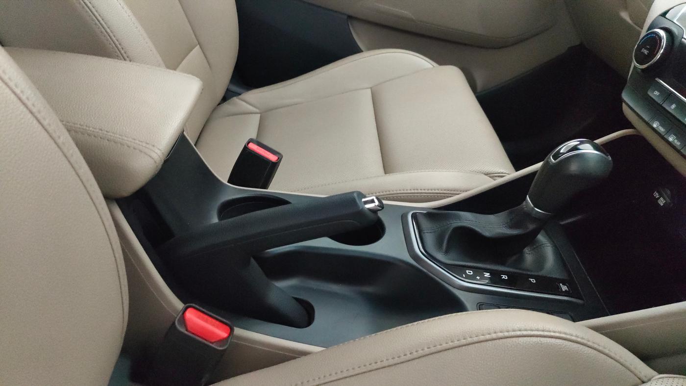 2018 Hyundai Tucson 2WD AT GL PETROL , Petrol, Automatic, 81,573 km, Gear Lever