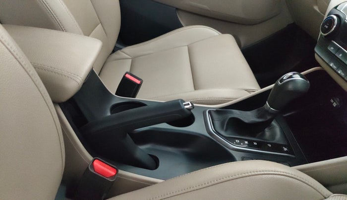 2018 Hyundai Tucson 2WD AT GL PETROL , Petrol, Automatic, 81,573 km, Gear Lever