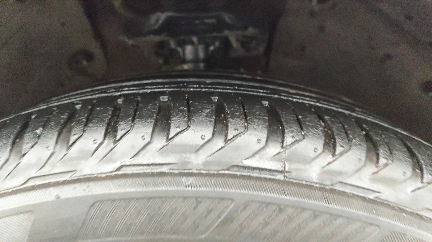 2018 Hyundai Tucson 2WD AT GL PETROL , Petrol, Automatic, 81,573 km, Right Front Tyre Tread