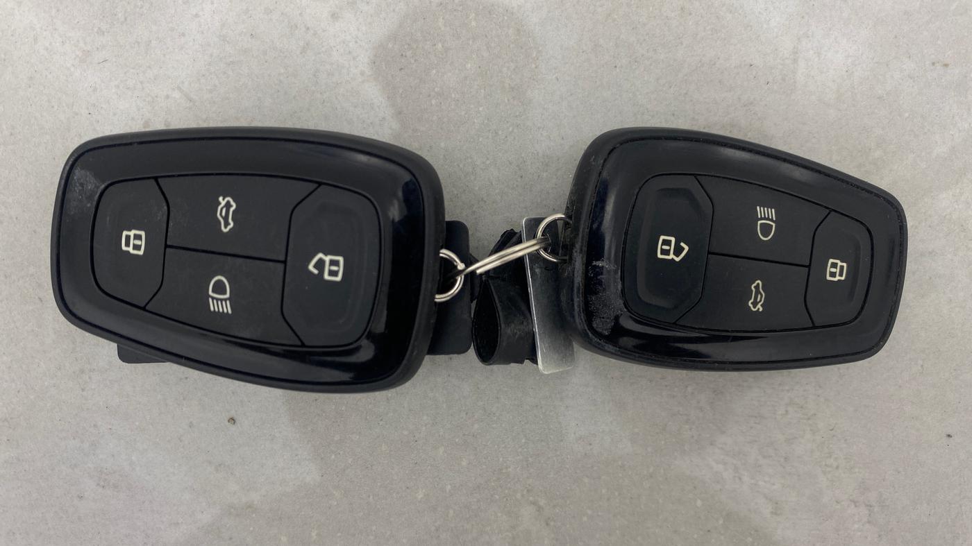2018 Tata NEXON XZ PLUS PETROL, Petrol, Manual, 1,08,610 km, Key Close Up