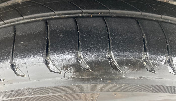 2018 Tata NEXON XZ PLUS PETROL, Petrol, Manual, 1,08,610 km, Right Rear Tyre Tread