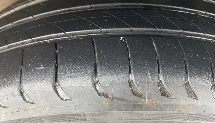 2018 Tata NEXON XZ PLUS PETROL, Petrol, Manual, 1,08,610 km, Left Rear Tyre Tread