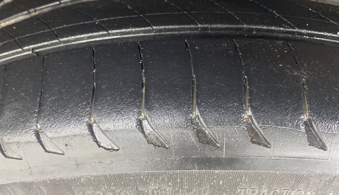 2018 Tata NEXON XZ PLUS PETROL, Petrol, Manual, 1,08,610 km, Left Front Tyre Tread