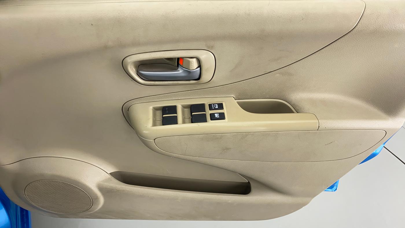 2012 Maruti A Star VXI, Petrol, Manual, 74,928 km, Driver Side Door Panels Control