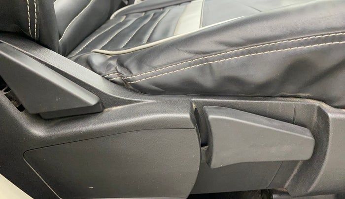 2022 Renault TRIBER RXZ, Petrol, Manual, 19,954 km, Driver Side Adjustment Panel