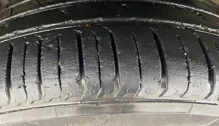 2022 Renault TRIBER RXZ, Petrol, Manual, 19,954 km, Left Front Tyre Tread