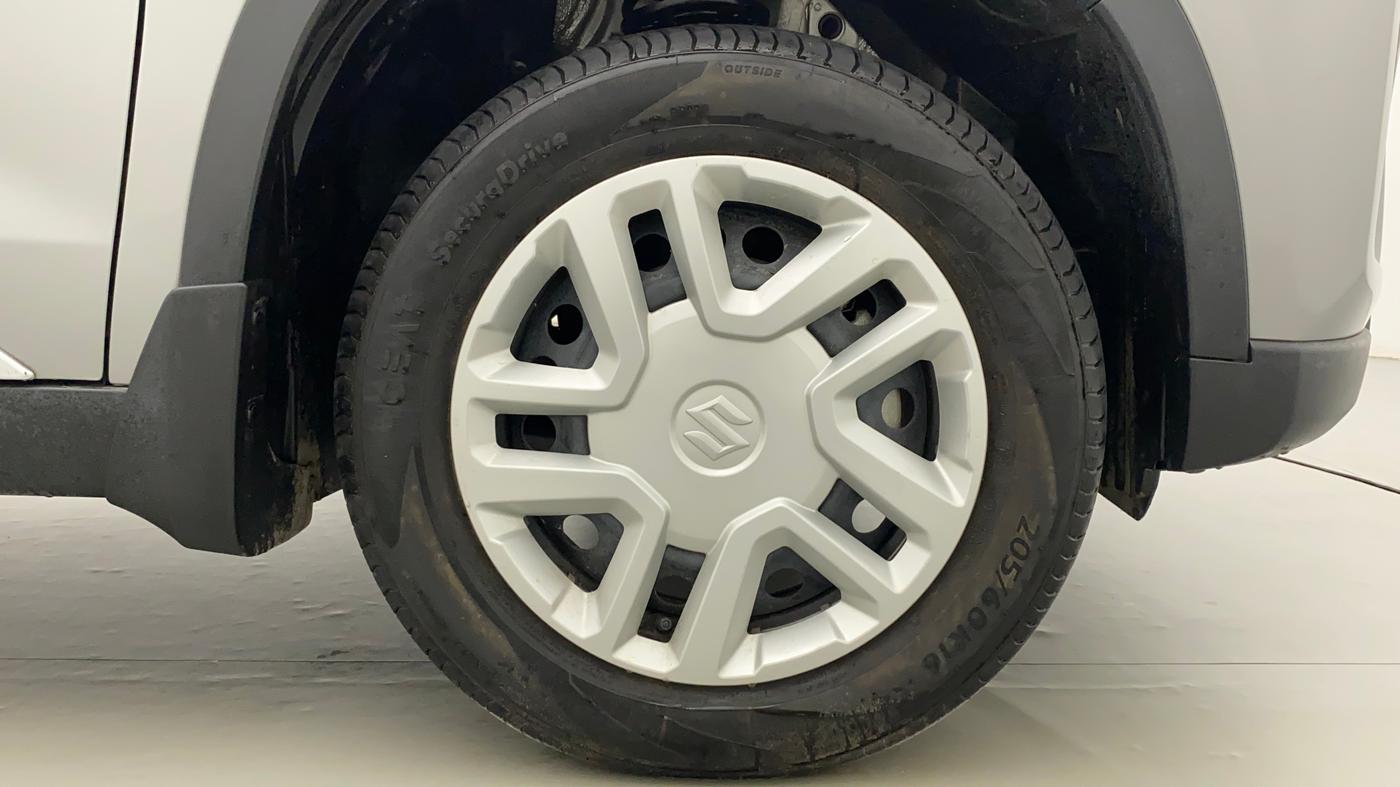 2022 Maruti Vitara Brezza VXI AT SHVS, Petrol, Automatic, 1,402 km, Right Front Wheel