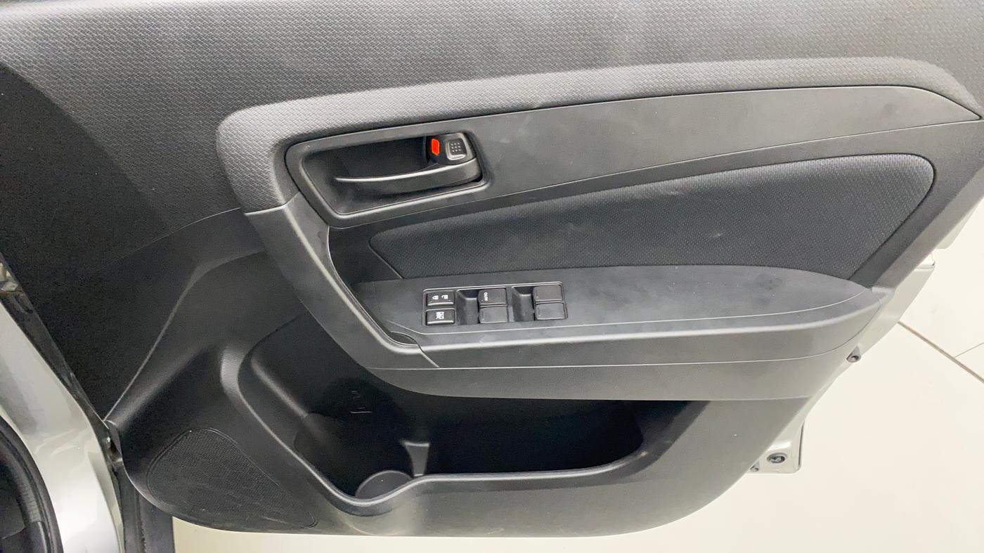 2022 Maruti Vitara Brezza VXI AT SHVS, Petrol, Automatic, 1,402 km, Driver Side Door Panels Control