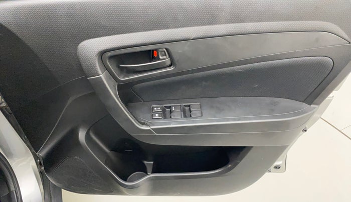 2022 Maruti Vitara Brezza VXI AT SHVS, Petrol, Automatic, 1,402 km, Driver Side Door Panels Control