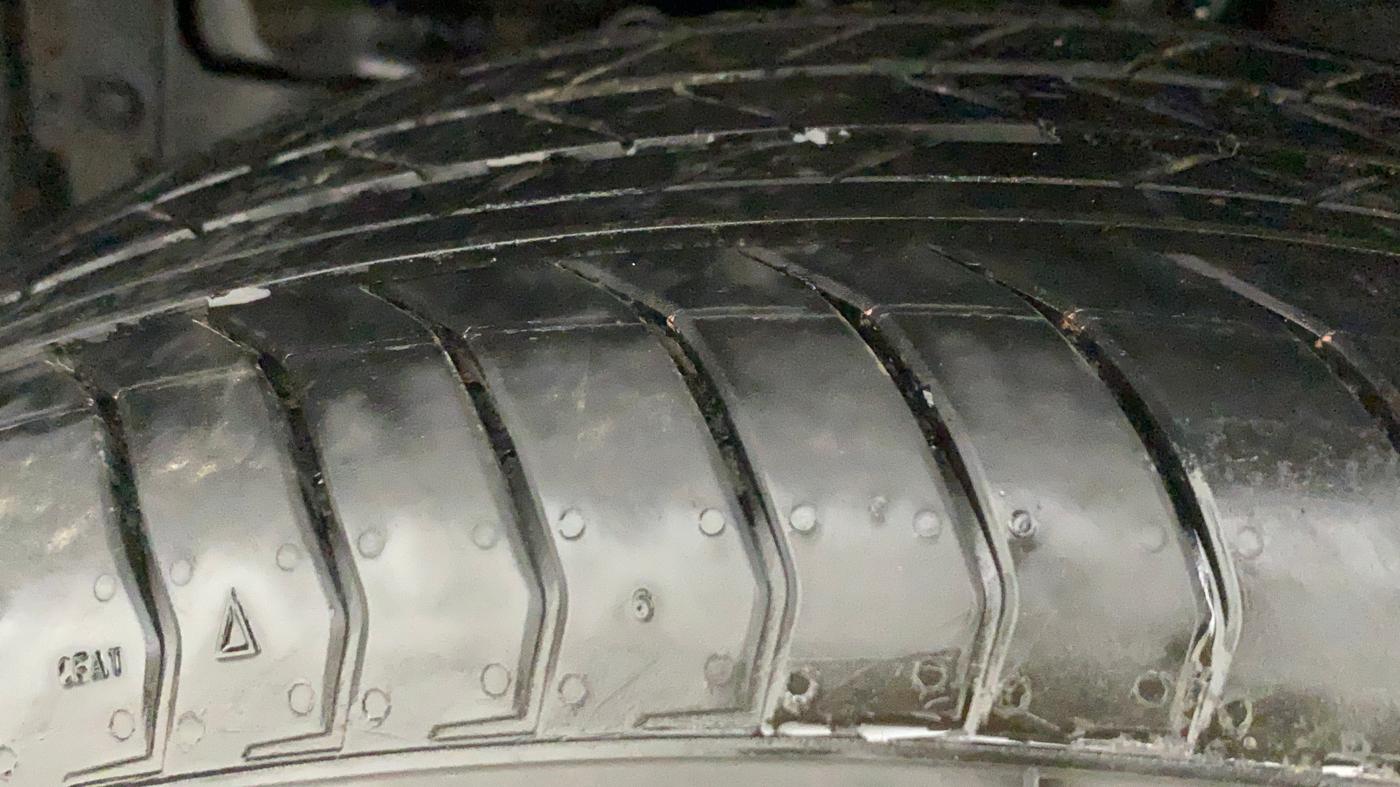 2022 Maruti Vitara Brezza VXI AT SHVS, Petrol, Automatic, 1,402 km, Left Front Tyre Tread