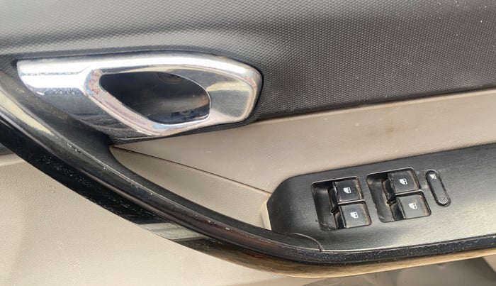 2017 Tata Tiago XZA PETROL, CNG, Automatic, 1,09,635 km, Driver Side Door Panels Control