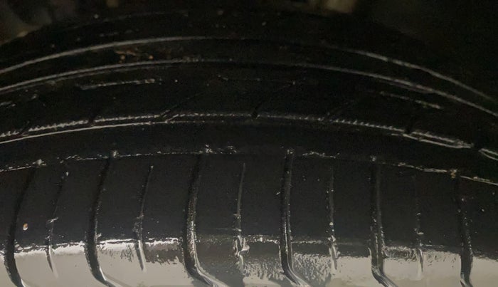 2017 Tata Tiago XZA PETROL, CNG, Automatic, 1,09,635 km, Left Front Tyre Tread