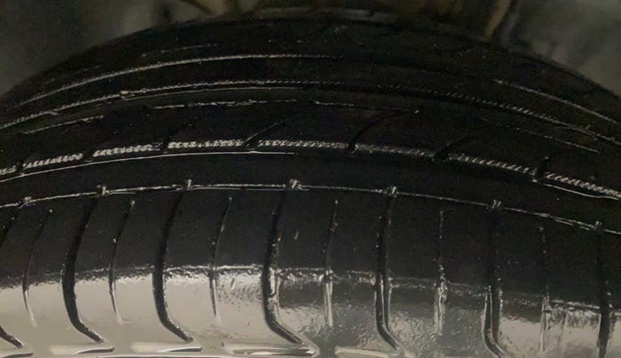 2017 Tata Tiago XZA PETROL, CNG, Automatic, 1,09,635 km, Right Front Tyre Tread