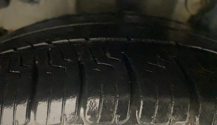 2017 Tata Tiago XZA PETROL, CNG, Automatic, 1,09,635 km, Right Rear Tyre Tread