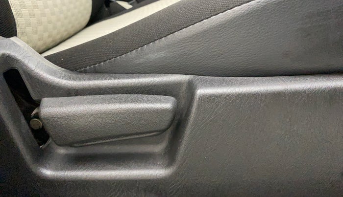 2019 Maruti Alto VXI, Petrol, Manual, 10,041 km, Driver Side Adjustment Panel