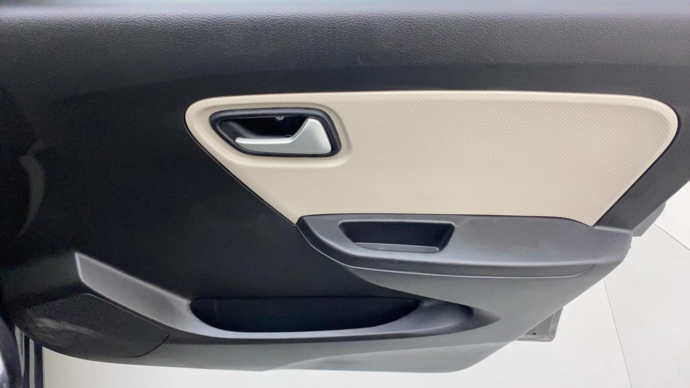 2019 Maruti Alto VXI, Petrol, Manual, 10,041 km, Driver Side Door Panels Control