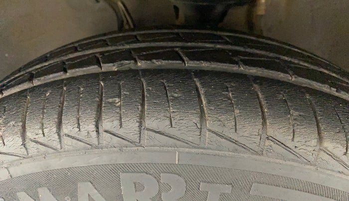 2019 Maruti Alto VXI, Petrol, Manual, 10,041 km, Left Front Tyre Tread