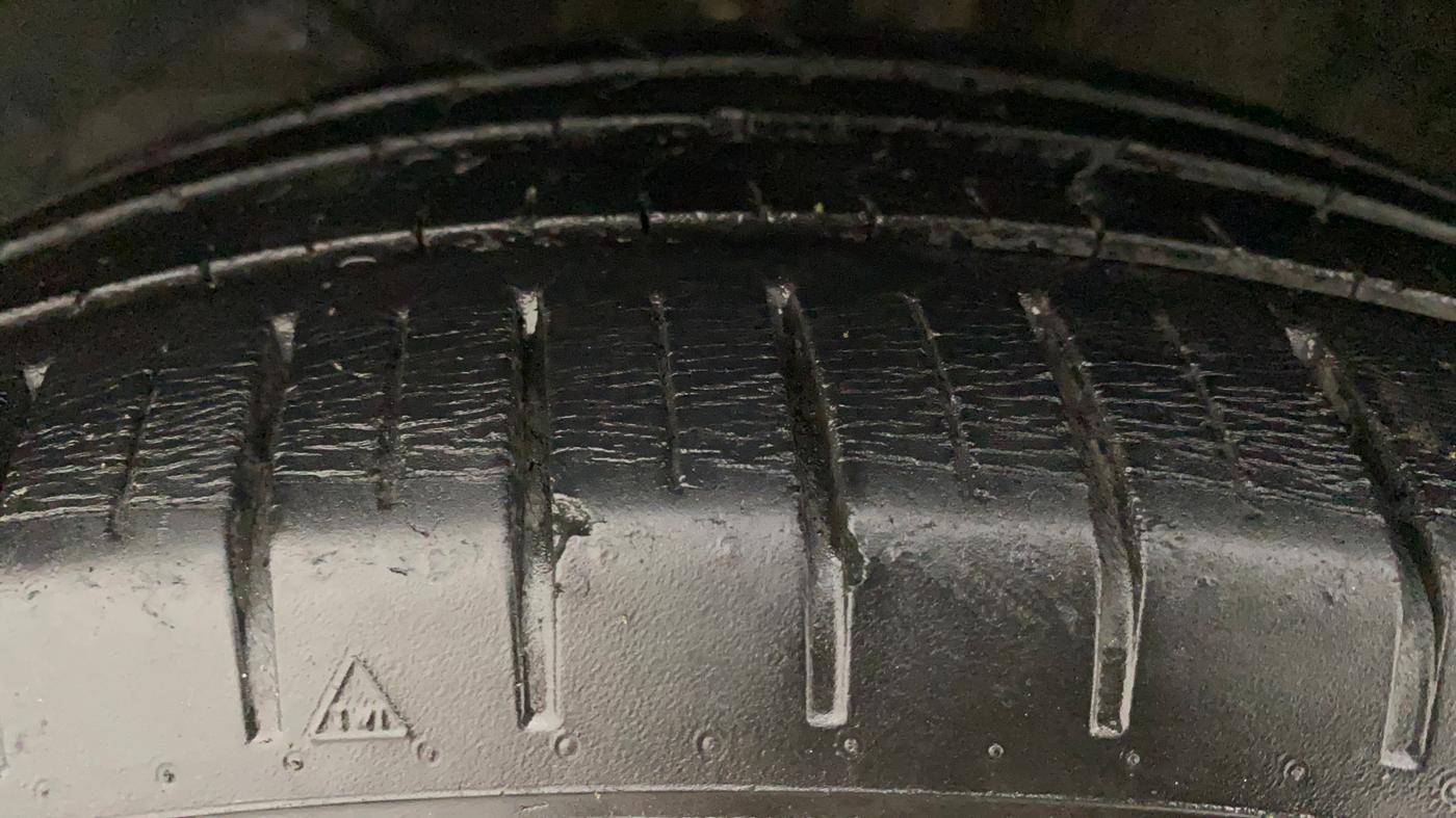 2016 Maruti Baleno ZETA CVT PETROL 1.2, Petrol, Automatic, 59,596 km, Left Front Tyre Tread