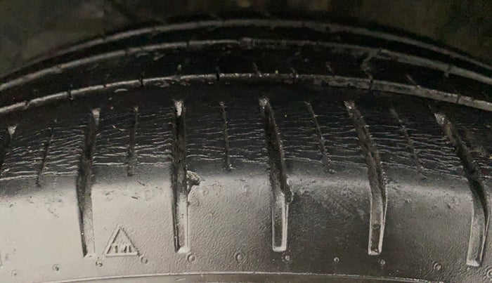 2016 Maruti Baleno ZETA CVT PETROL 1.2, Petrol, Automatic, 59,596 km, Left Front Tyre Tread