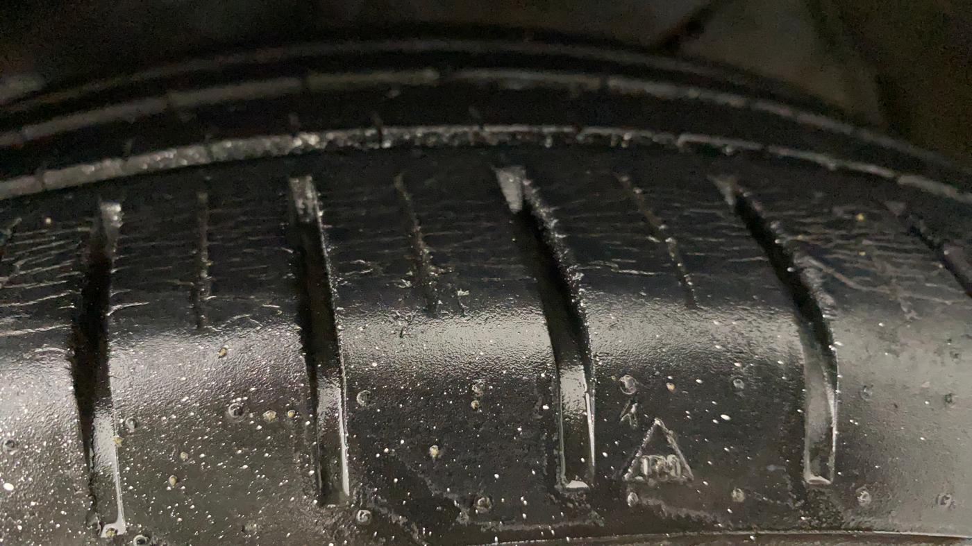 2016 Maruti Baleno ZETA CVT PETROL 1.2, Petrol, Automatic, 59,596 km, Right Front Tyre Tread