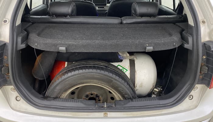 2017 Maruti IGNIS ALPHA 1.2 AMT, CNG, Automatic, 75,201 km, Boot Inside