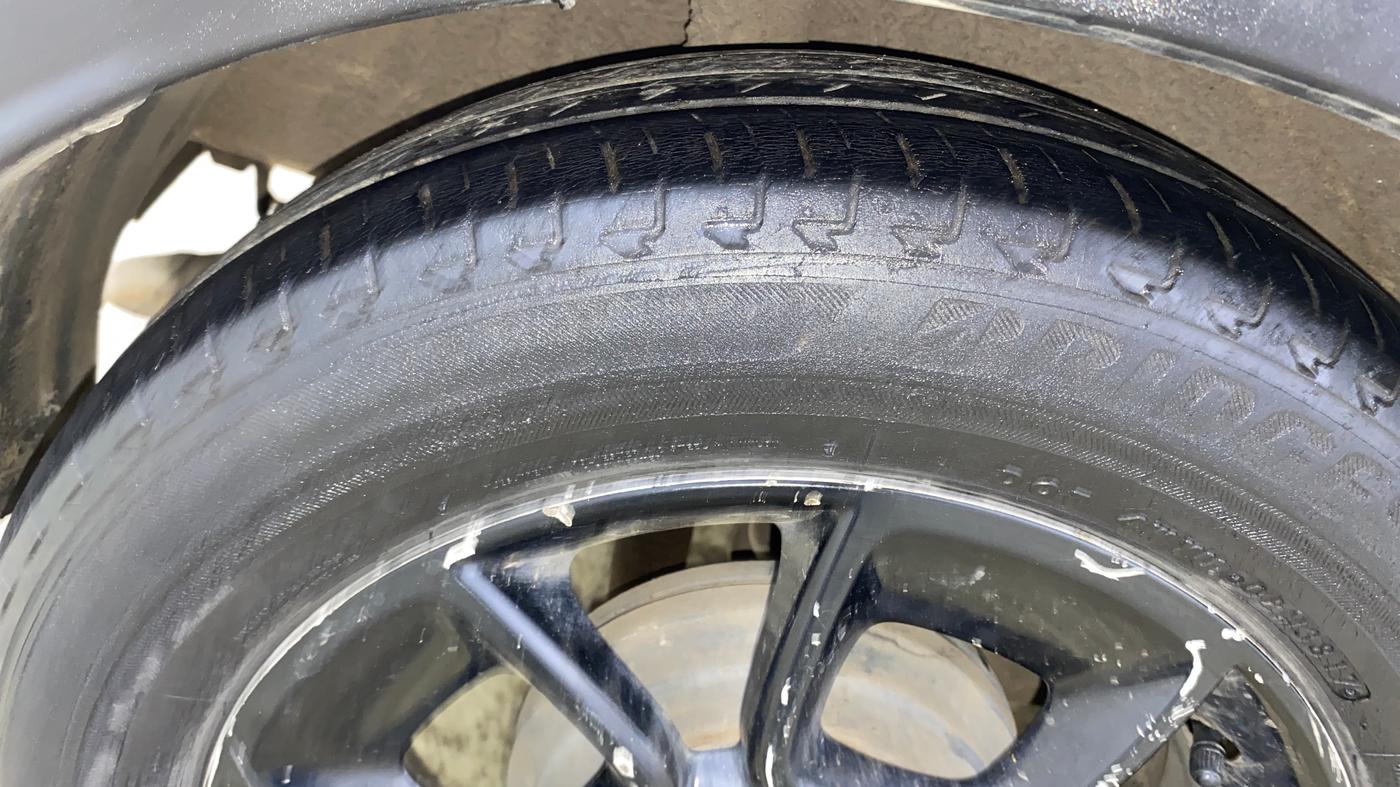 2017 Maruti IGNIS ALPHA 1.2 AMT, CNG, Automatic, 75,318 km, Right Rear Tyre Tread