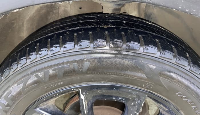 2017 Maruti IGNIS ALPHA 1.2 AMT, CNG, Automatic, 75,201 km, Right Front Tyre Tread