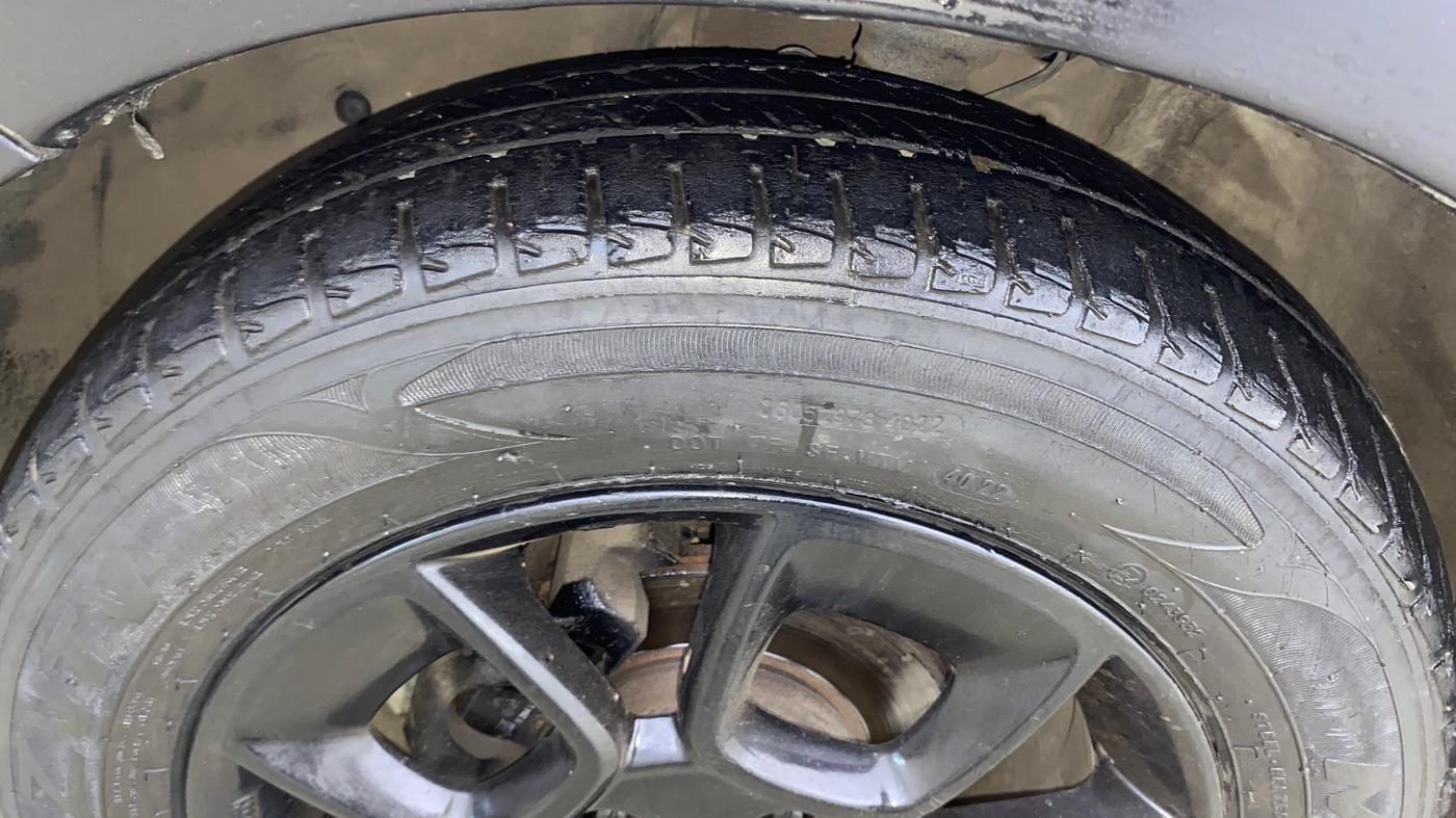 2017 Maruti IGNIS ALPHA 1.2 AMT, CNG, Automatic, 75,318 km, Left Front Tyre Tread
