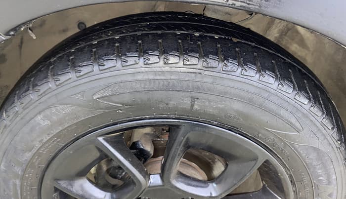 2017 Maruti IGNIS ALPHA 1.2 AMT, CNG, Automatic, 75,201 km, Left Front Tyre Tread