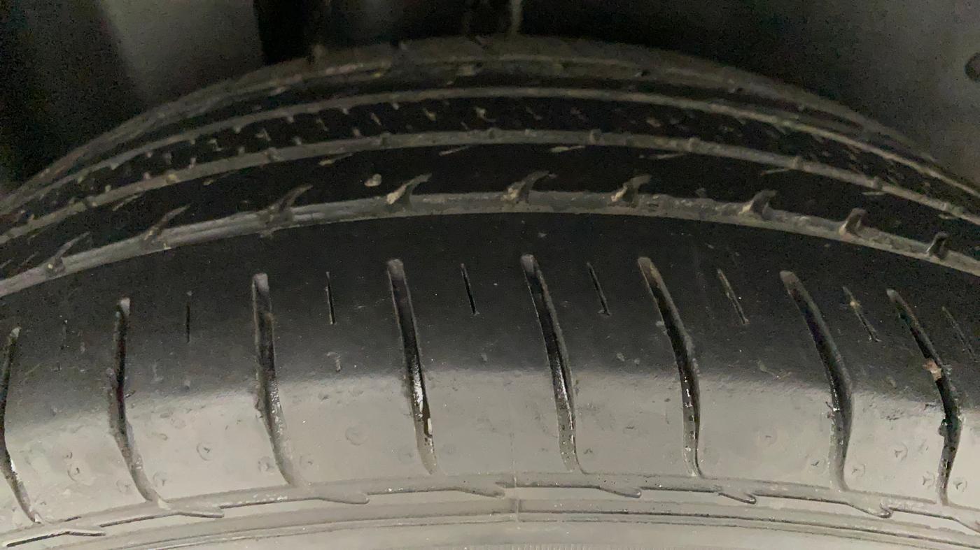 2020 MG HECTOR SHARP 1.5 DCT PETROL, Petrol, Automatic, 66,590 km, Right Rear Tyre Tread