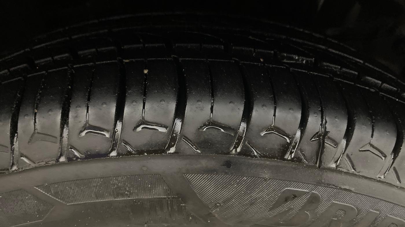 2017 Honda Jazz 1.2L I-VTEC V AT, Petrol, Automatic, 31,607 km, Right Front Tyre Tread