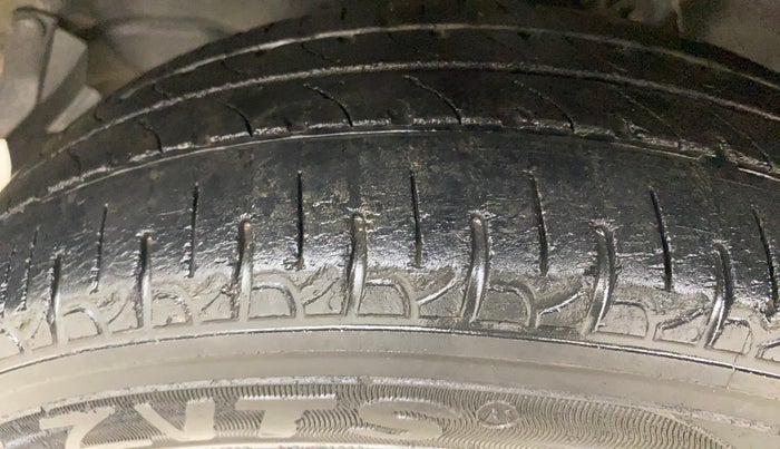 2012 Maruti Wagon R 1.0 VXI, Petrol, Manual, 99,902 km, Left Front Tyre Tread