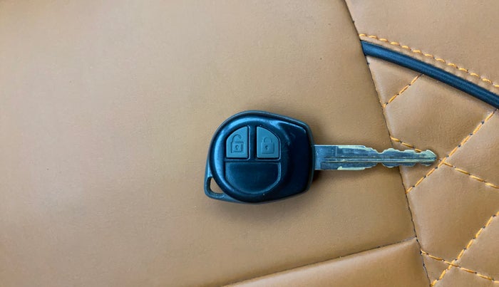 2012 Maruti Wagon R 1.0 VXI, Petrol, Manual, 99,902 km, Key Close Up