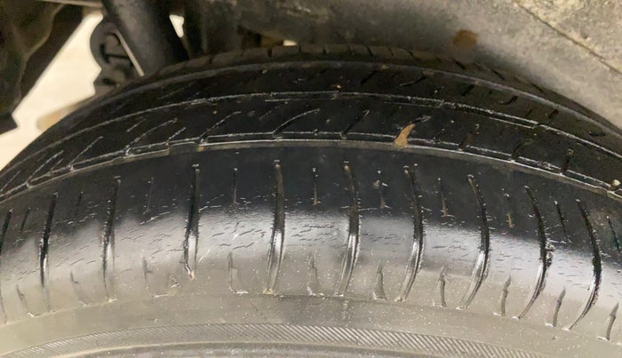 2012 Maruti Wagon R 1.0 VXI, Petrol, Manual, 99,902 km, Right Rear Tyre Tread