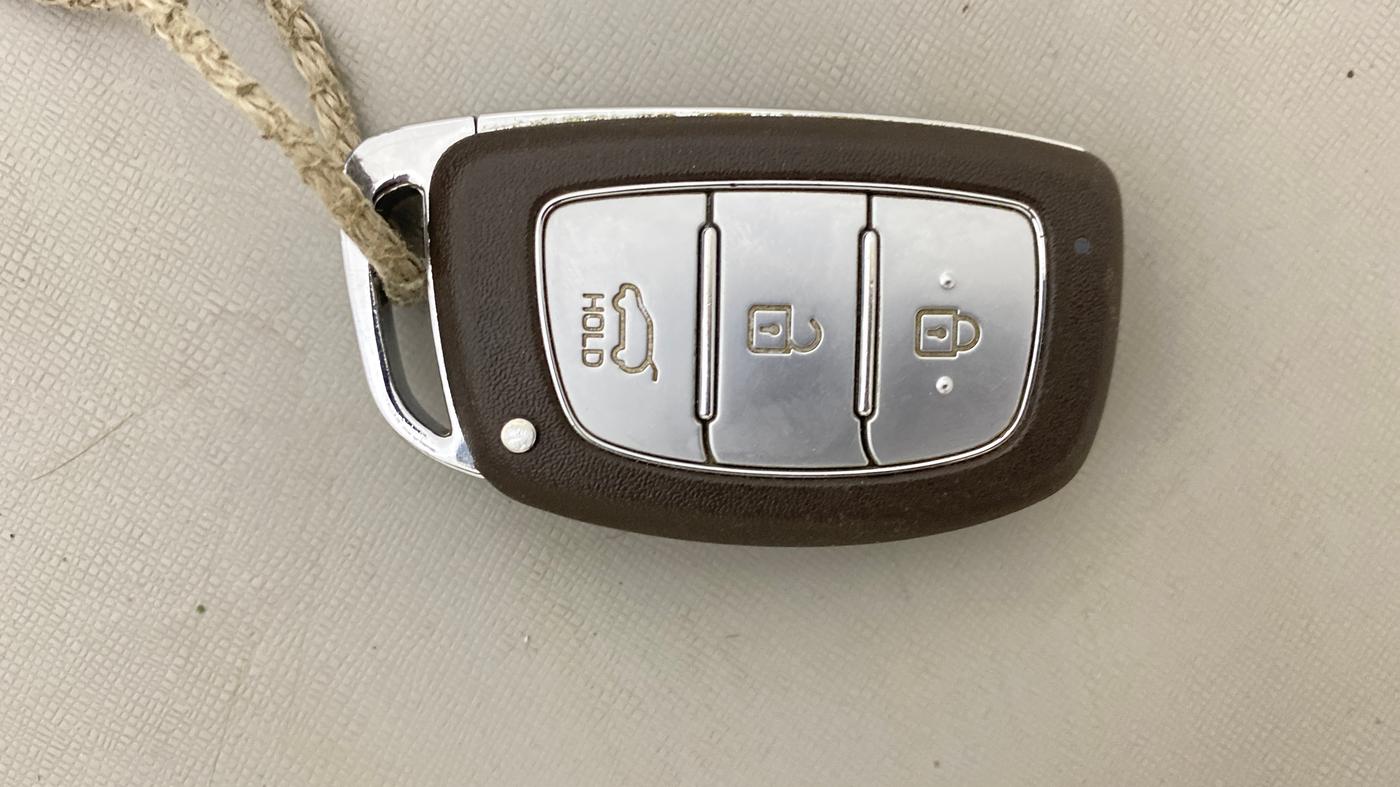 2019 Hyundai Elite i20 ASTA (O) CVT, Petrol, Automatic, 58,477 km, Key Close Up