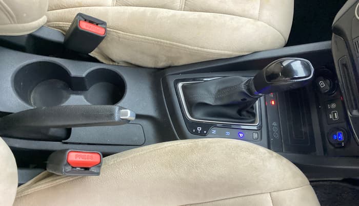 2019 Hyundai Elite i20 ASTA (O) CVT, Petrol, Automatic, 58,477 km, Gear Lever