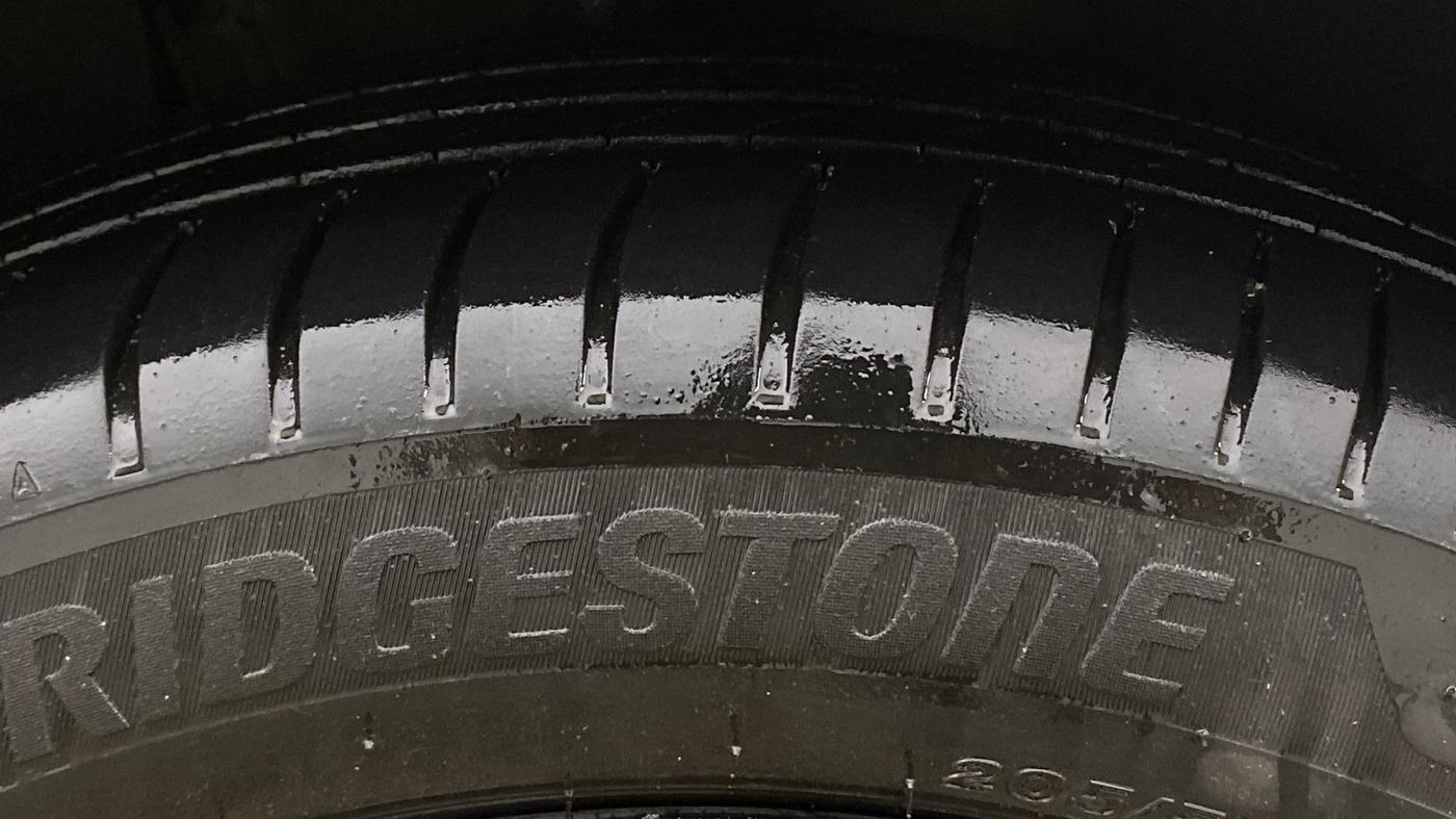 2021 Volkswagen TAIGUN GT PLUS 1.5 TSI DSG, Petrol, Automatic, 73,150 km, Right Front Tyre Tread