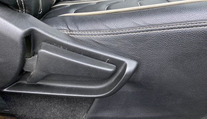 2020 Maruti S PRESSO VXI+, Petrol, Manual, 17,056 km, Driver Side Adjustment Panel