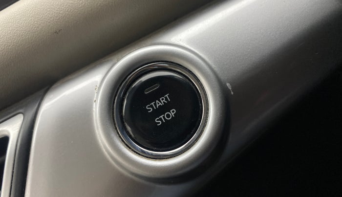 2023 Mahindra XUV700 AX 7 LUXURY D MT 7 STR, Diesel, Manual, 1,09,565 km, Keyless Start/ Stop Button
