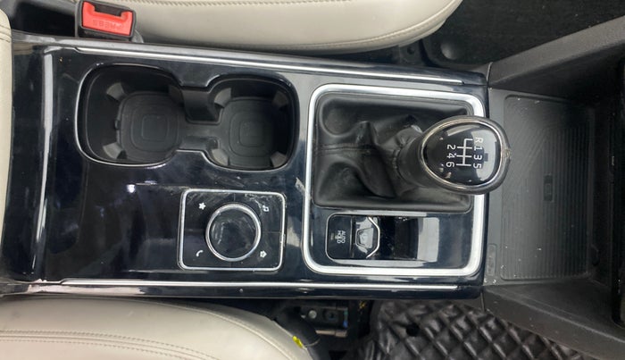 2023 Mahindra XUV700 AX 7 LUXURY D MT 7 STR, Diesel, Manual, 1,09,565 km, Gear Lever