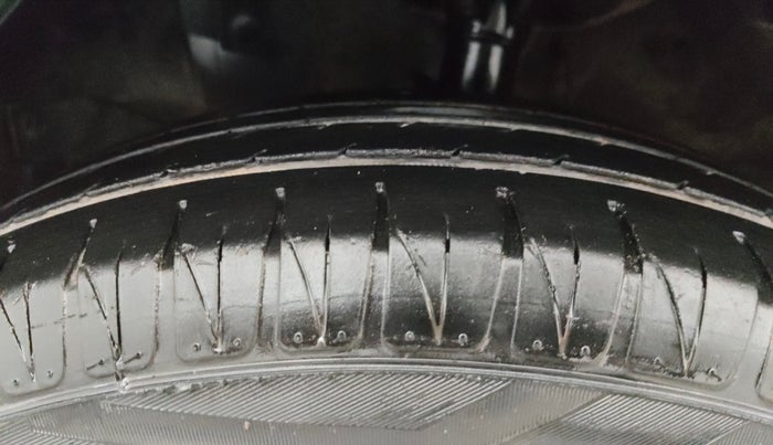 2019 Honda Amaze 1.2L I-VTEC V, CNG, Manual, 56,524 km, Left Front Tyre Tread