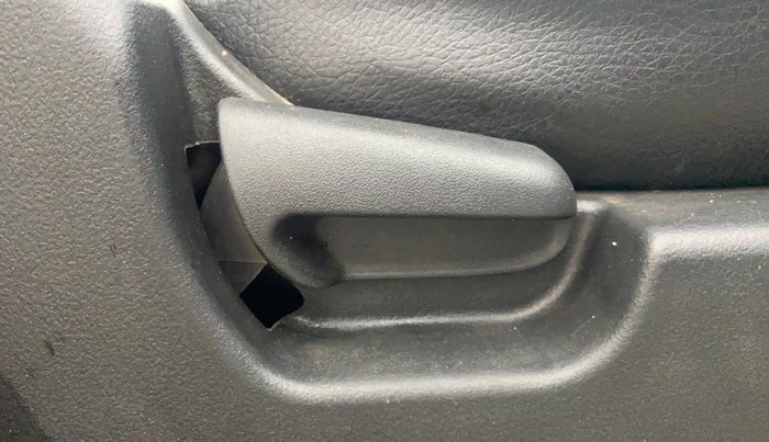 2017 Maruti Wagon R 1.0 VXI, Petrol, Manual, 87,548 km, Driver Side Adjustment Panel