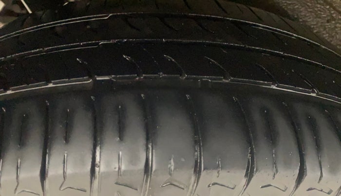 2017 Maruti Wagon R 1.0 VXI, Petrol, Manual, 87,548 km, Right Rear Tyre Tread