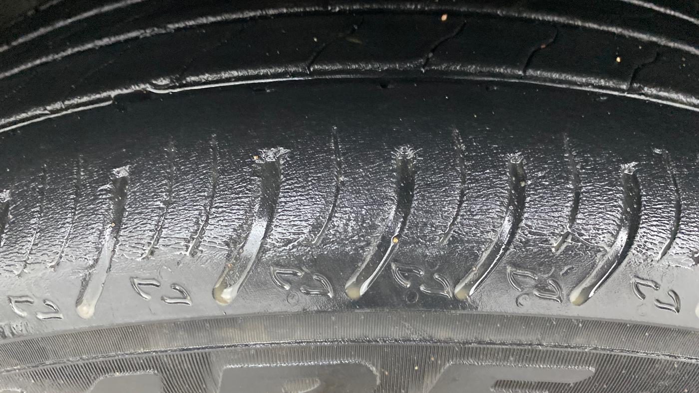 2023 Nissan MAGNITE XV MT, Petrol, Manual, 17,218 km, Left Front Tyre Tread