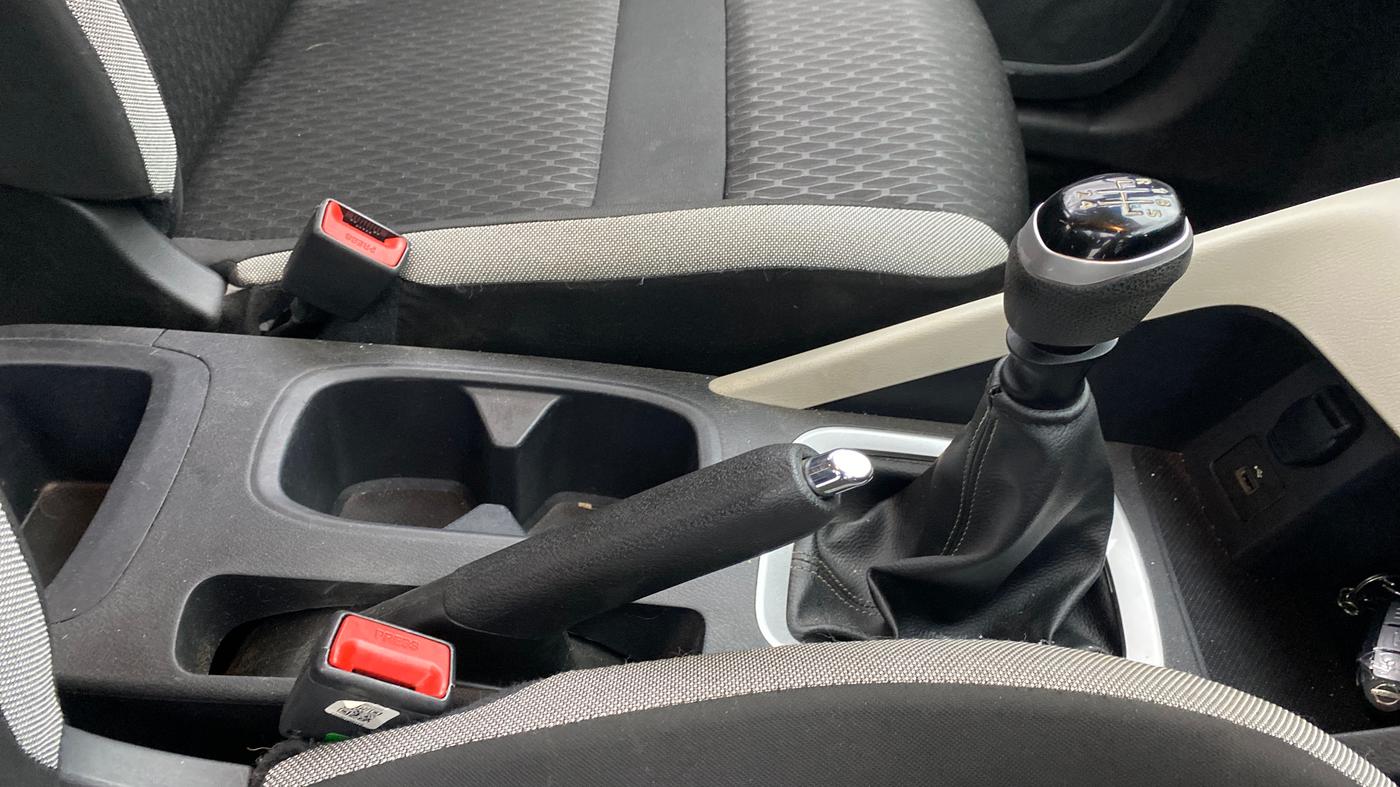 2023 Nissan MAGNITE XV MT, Petrol, Manual, 17,218 km, Gear Lever