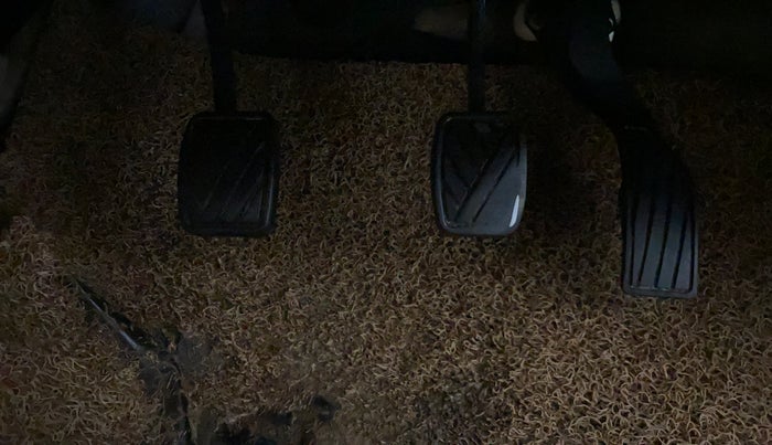 2017 Maruti Swift Dzire VDI, Diesel, Manual, 1,00,280 km, Pedals