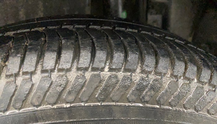 2017 Maruti Swift Dzire VDI, Diesel, Manual, 1,00,280 km, Left Rear Tyre Tread